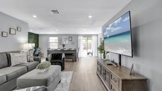 3BR Oasis Sleeps 11 Heated Pool Ping Pong! - 8