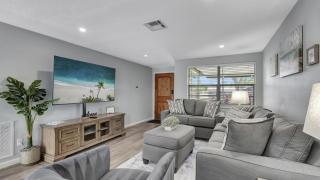 3BR Oasis Sleeps 11 Heated Pool Ping Pong! - 1