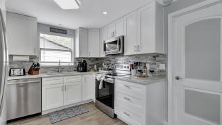 3BR Oasis Sleeps 10 Heated Pool Ping Pong! - Dunedin - 6