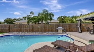 3BR Oasis Sleeps 10 Heated Pool Ping Pong! - Dunedin - 9