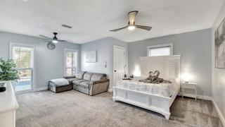 Stunning Lake House w Heated Pool Ping Pong! - 7