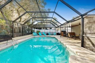 Exquisite Retreat with Heated Pool for 14 Guests, Pool Table Paradise! - 9