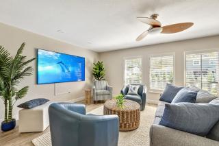 Luxury Home, Heated Saltwater Pool, 5-Min to the Beach! - 8