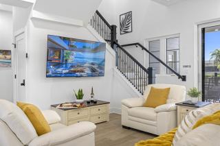 2 Million Villa Heated Pool w Luxury Spa 6BR & 6BR Waterfront by Canal - 3