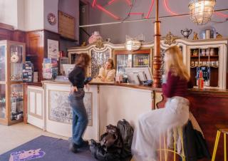 Three Little Pigs Hostel - Your Berlin Castle - 0