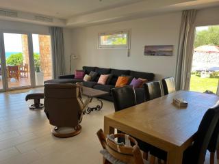 Beautiful Villa With Sea Views - 1