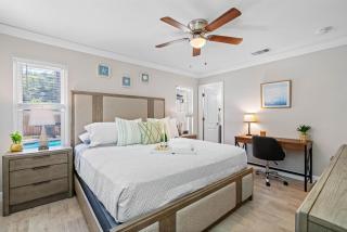 Luxurious Spa Retreat with Stunning Pool in Palm Harbor - 6