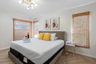 Lounge & Play in Chic North Tampa Home - 6