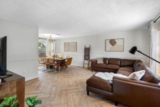 Lounge & Play in Chic North Tampa Home - 4