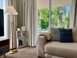 Sunshine cosy retreat - 1