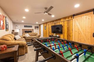 5BR Home By Downtown CDA-Nintendo-Foosball-Games - 4