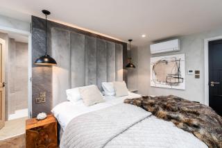 6 STAR, Brand New, Stunning Luxury Suites in a Characterful Historic Manor, Blending Timeless Charm with Modern Style! Welcome to the Old School Manor, Halkyn!! - 3