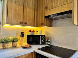 Breathtaking Lake & Mountain View Apartment 2 - 4