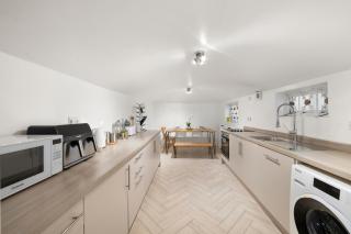 Modern 2 Bed Apartment in Notting Hill-Hyde Park by Amber Stays Perfect for Small Groups and Business Stays Sleep 4 - Londres - 8
