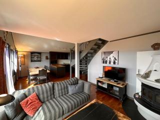 Cozy Top-Floor Apartment With Fireplace And Sauna - 0