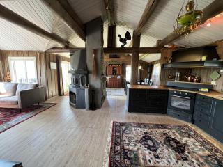 Welcoming Cabin With Fireplace & Modern Kitchen - 5