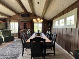 Welcoming Cabin With Fireplace & Modern Kitchen - 1