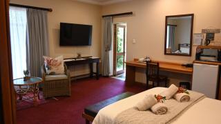 LUXURY FAMILY EN-SUITE ROOM @ 4 STAR GUEST HOUSE - 5
