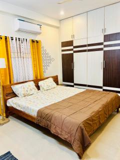 The Brown space in Hi-tech City - 8