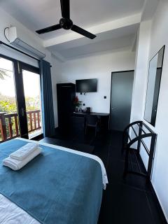 Lucky Monkey Inn and Restaurant - 9