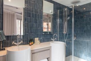 Le Grand Balcon Hotel - 7