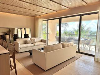 Caribbean Vibes - 4BR - Beachfront Pool & Relax - 6