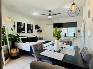 Polly's Home Aralias Boutique GuestHouse & PrivateSuites - 7