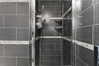 Stylish 5 Bed Home in Cheltenham by Amber Stays - Perfect for Business & Contractors, FREE Parking! - 9