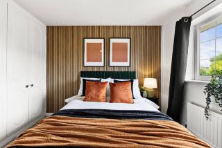 Stylish 5 Bed Home in Cheltenham by Amber Stays - Perfect for Business & Contractors, FREE Parking! - 4