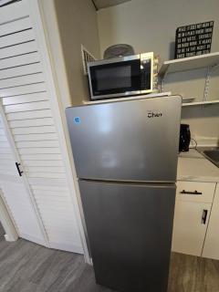 Cozy home on a quiet street minutes to DT Kingston - 3