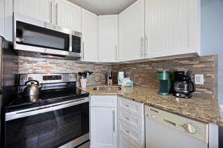 Wake Up to Waves Oceanfront Seaside Villa - 3