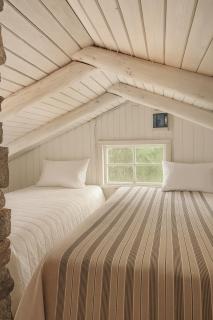 Waterfront Cabin Experience - Lake & Forest View - 4