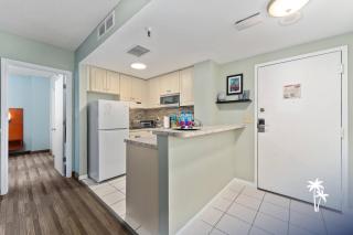Comfortable 2BR Balcony Suite 7 Min to Universal - 3