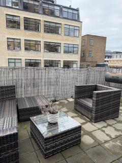 City Centre 3-Bed Flat with Lift and Roof Terrace - 0