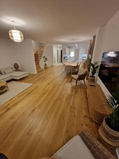 Modernes Neubauhaus ca 200 qm Nähe vom Flughafen - 3