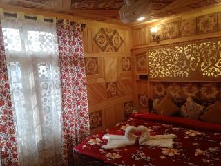 Houseboat Quebec - 2