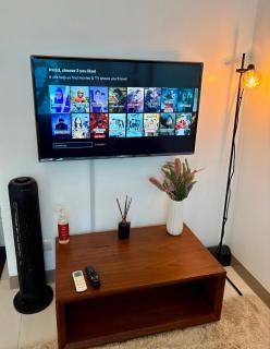 Aesthetic Modern Suite 1BR One Uptown Residence BGC - 2