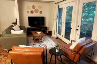 Apple Mountain Retreat at Shenandoah National Park - 3