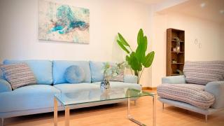 Premium Stay - Spacious 3BR with Balcony - 2