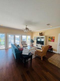 102 6Th St S-Downstairs Home - 6