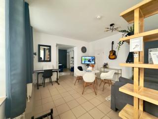 Spacious 70sqm Apartment Sleeps 6 Free Parking - 9