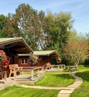 Wall Eden Farm - Luxury Log Cabins and Glamping - 8