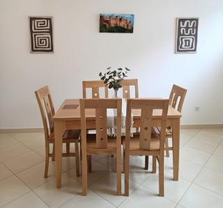 Peaceful Beach House - Near Grand Stadium - 4