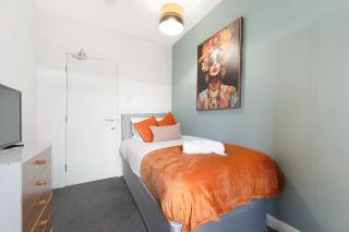 New! 4BR in Mitchell Street - 8