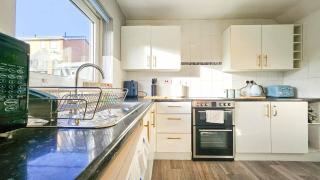 Tyle Teg - 3 Bedroom Holiday Home - Clydach - Clydach - 9