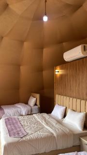 Madonna Rum camp bubbles - 5