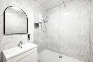 E8 Modern Flat Sleeps 9 Garden Near Central Ldn - London - 3