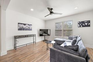 Spacious 4BR South Austin Home Minutes to Downtown - 2