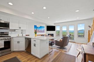 Beautifully remodeled 2 br condo - 6