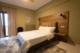 Μεσιέ Νικολά 700 - 1